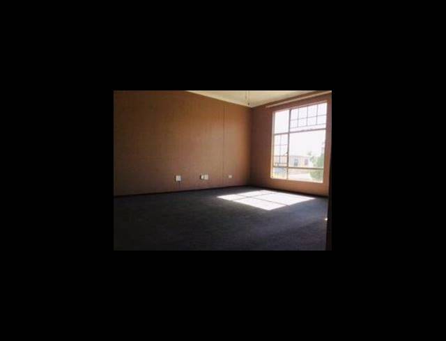 3 BEDROOM TOWNHOUSE FOR SALE IN VERWOERDPARK